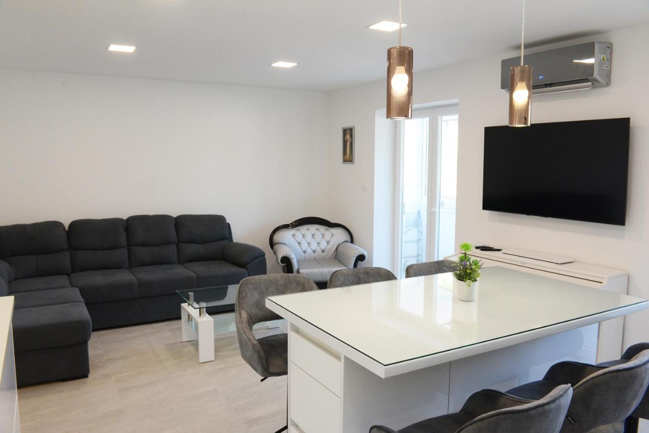 Apartman Milena Solin Exterior photo